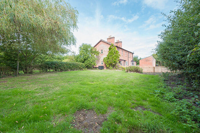 3 Bedroom Semi-Detached House To Rent In Kitty`s Cottages, Somerleyton Estate, NR32