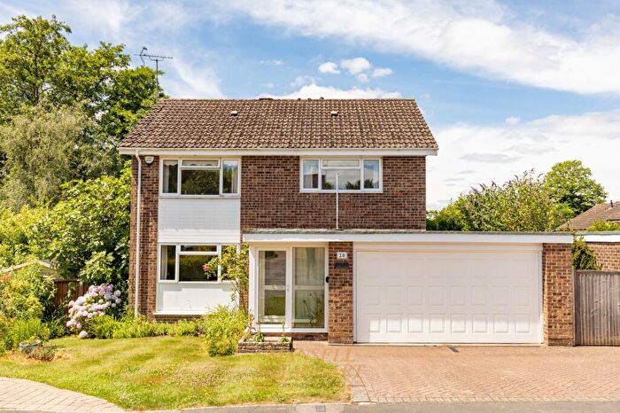 4 Bedroom Detached House For Sale In Fulmar Drive, East Grinstead, RH19