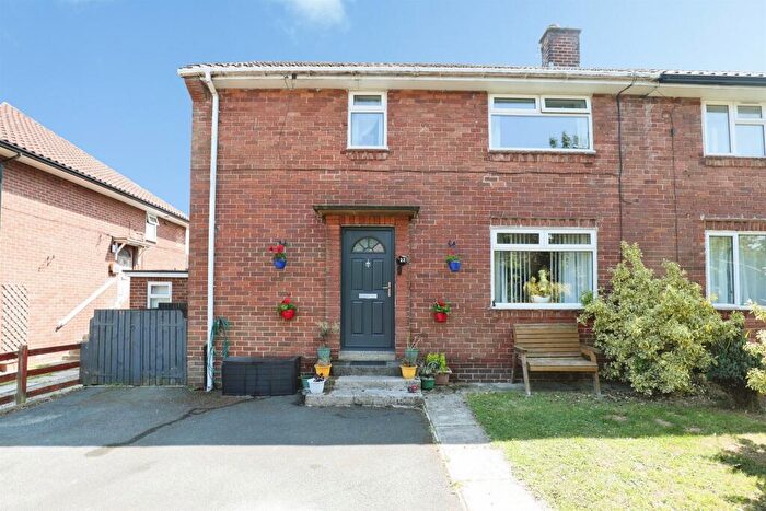 3 Bedroom End Of Terrace House For Sale In Woodfield Avenue, Harrogate, HG1