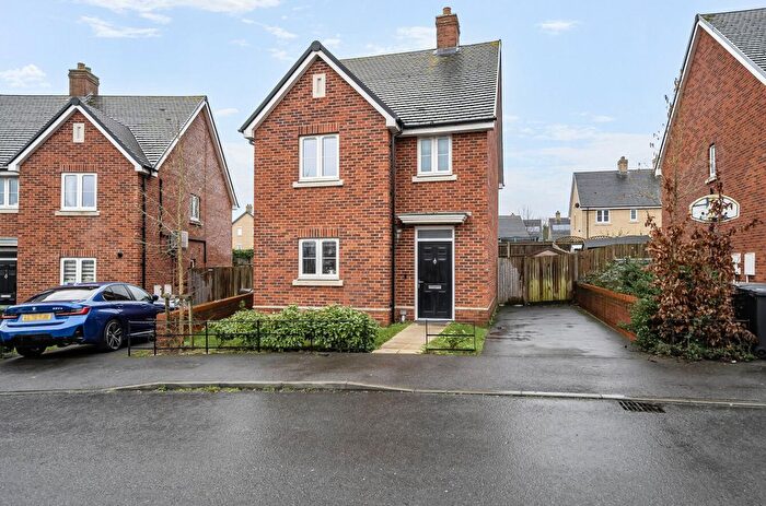 3 Bedroom Detached House To Rent In Lewis Road, North Stoneham Park, Eastleigh, Hampshire, SO50