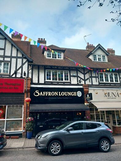 3 Bedroom Maisonette For Sale In Churchfield Road, Chalfont St. Peter, Gerrards Cross, Buckinghamshire, SL9