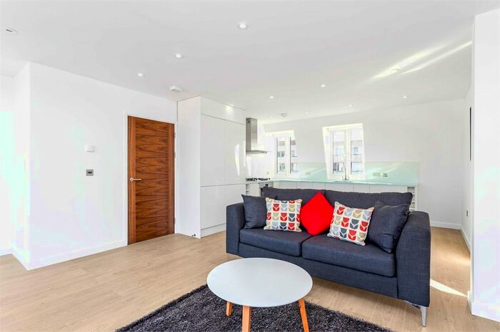 2 Bedroom Flat To Rent In Qube Apartments, Walworth Road, London, SE17