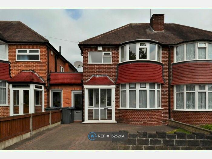 3 Bedroom Semi-Detached House To Rent In Birmingham, Birmingham, B31