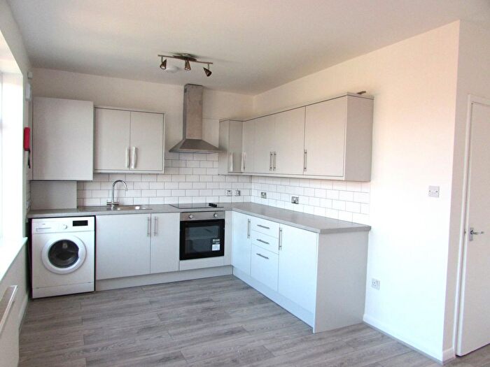 2 Bedroom Flat To Rent In Church Parade, High Street, Harrow Wealdstone, Middlesex, HA3