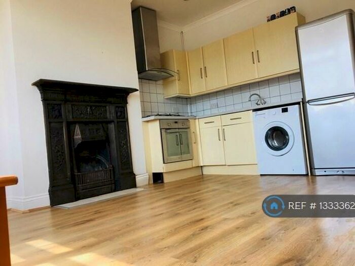 1 Bedroom Flat To Rent In London Road, Cheam, Sutton, SM3