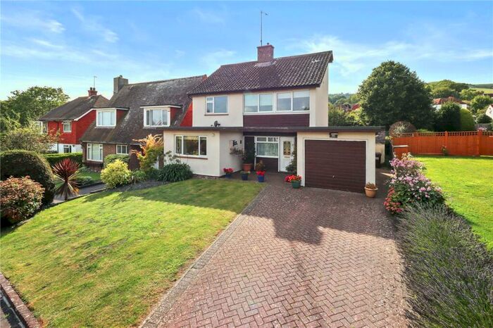 3 Bedroom Detached House To Rent In Hoo Gardens, Eastbourne, BN20