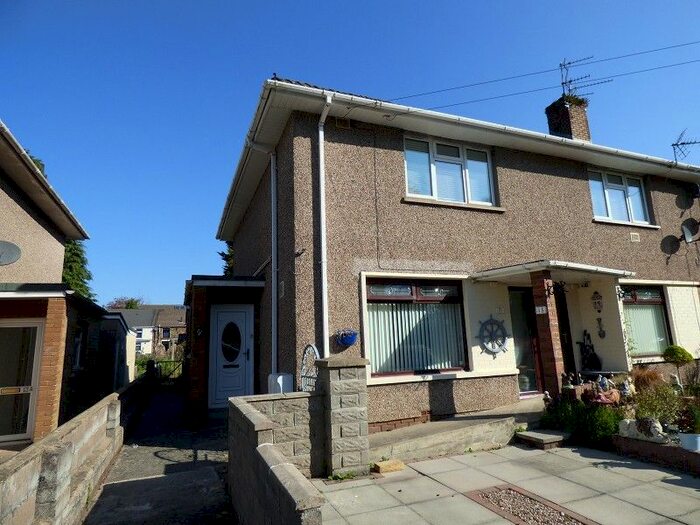 2 Bedroom Flat To Rent In Haul Fryn, Brynmenyn, Bridgend County., CF32