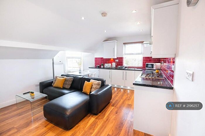 2 Bedroom Flat To Rent In Pontefract Lane, Leeds, LS9