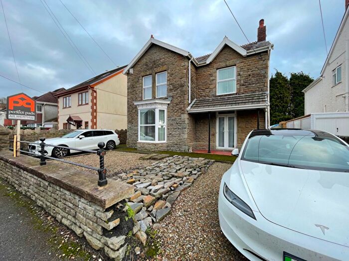 3 Bedroom Detached House For Sale In St. Johns Road, Clydach, Swansea, SA6