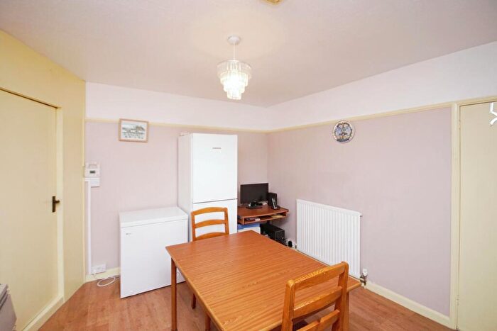 2 Bedroom Bungalow For Sale In Brook Road, Fishponds, Bristol, BS16