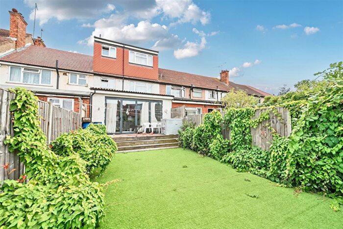 4 Bedroom Property To Rent In Dawpool Road, London, NW2