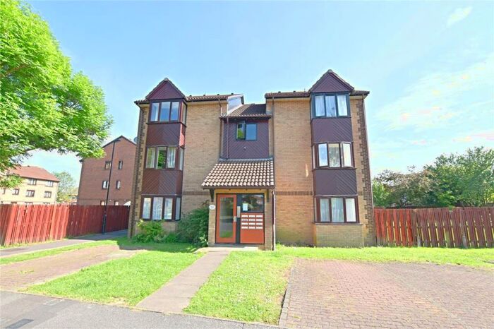 Apartment To Rent In Adams Way, Croydon, CR0