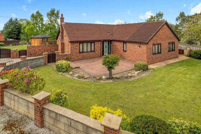 3 Bedroom Detached Bungalow For Sale In Station Road, Hensall, Goole, DN14