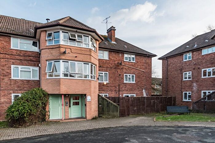 2 Bedroom Flat To Rent In Lock Close, Batchley, Redditch, Worcestershire, B97