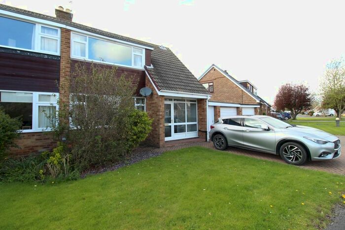 4 Bedroom Property To Rent In Fair View, Pontefract, WF8