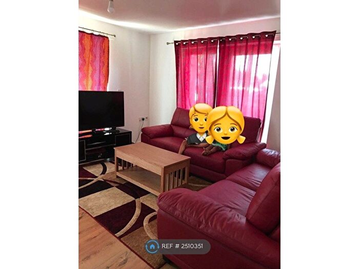 2 Bedroom Flat To Rent In Vantage Place, Feltham, TW14