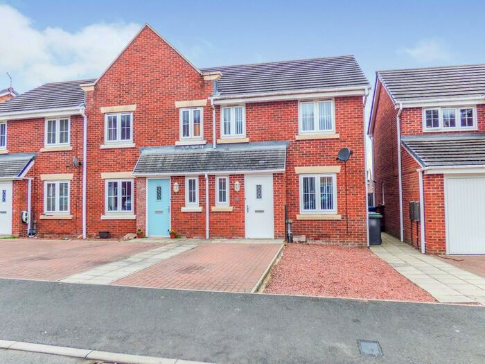 3 Bedroom Semi-Detached House To Rent In The Grove, Consett, DH8