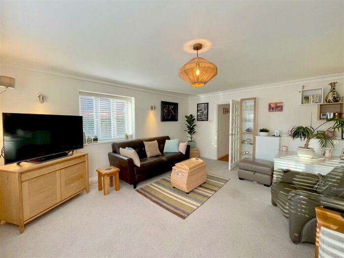 4 Bedroom Detached House For Sale In Broad Lane, Upper Bucklebury, Reading, RG7