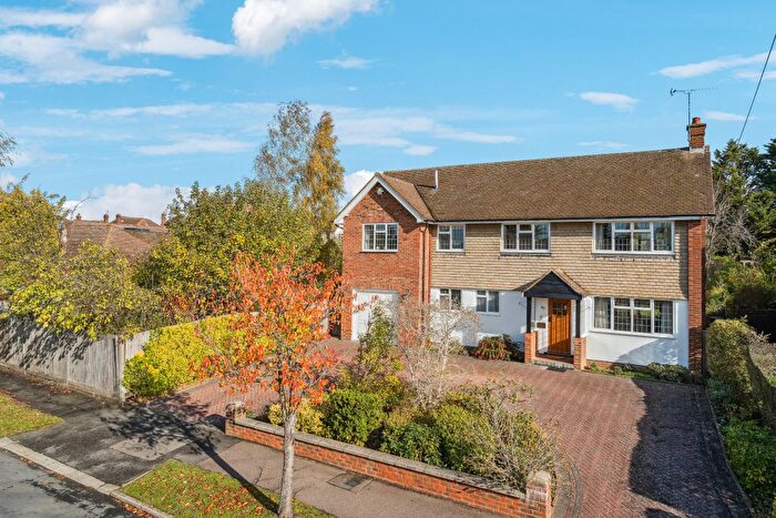 4 Bedroom Detached House For Sale In Farm Way, Northwood, HA6