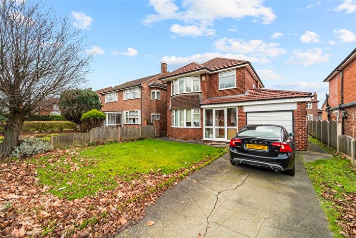 3 Bedroom Detached House For Sale In Shaftesbury Avenue, Timperley, Altrincham, WA15
