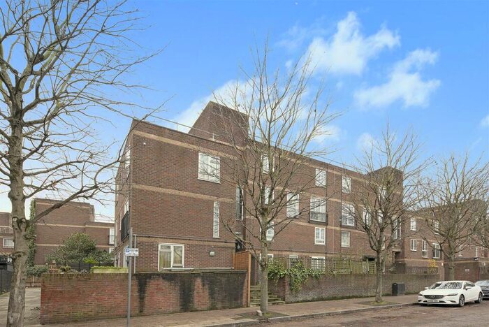 3 Bedroom Maisonette To Rent In Mansford Street, London, E2