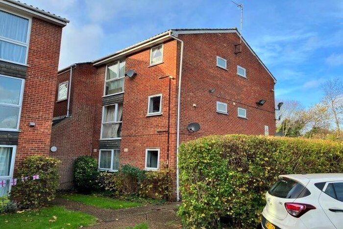 Studio To Rent In Shurland Avenue, Barnet, EN4