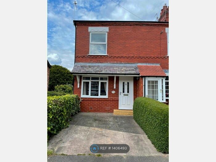 3 Bedroom Semi-Detached House To Rent In Clumber Road, Poynton, Stockport, SK12