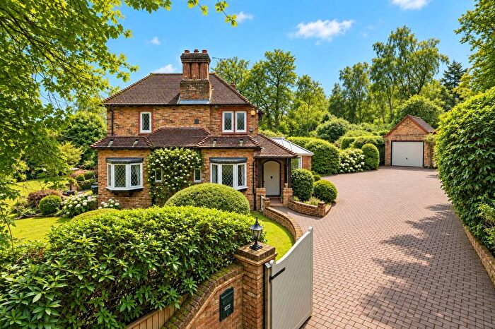 4 Bedroom Detached House For Sale In Cherry Tree Lane, Fulmer, SL3