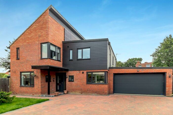 4 Bedroom Detached House For Sale In North Walsham Road, Bacton, Norwich, NR12