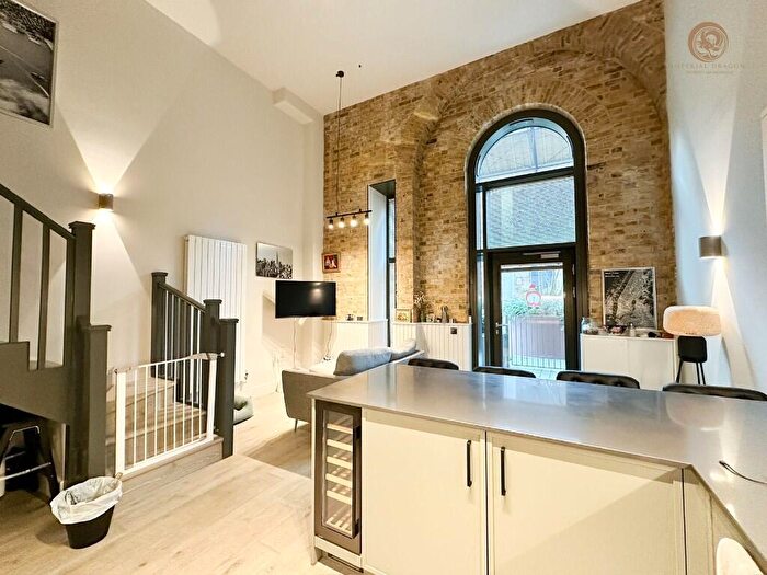 1 Bedroom Mews For Sale In Windsor Square, London, SE18