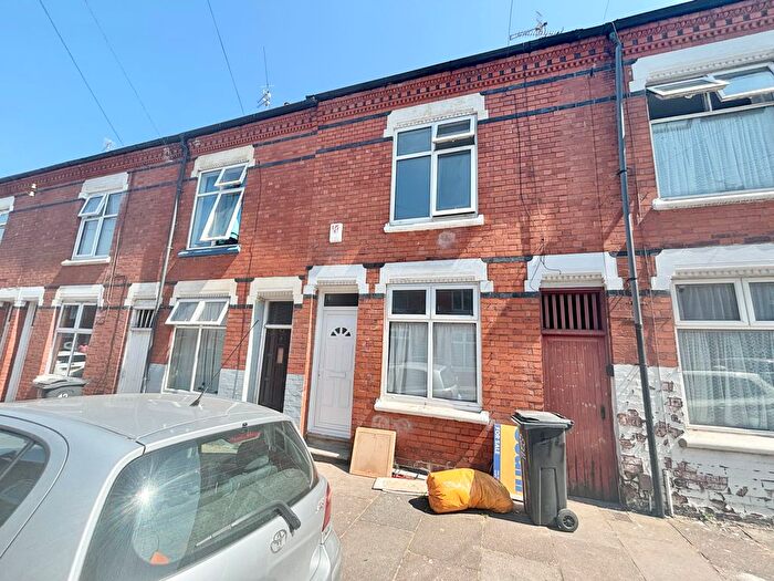 3 Bedroom Terraced House For Sale In Kingston Road, Leicester, LE2