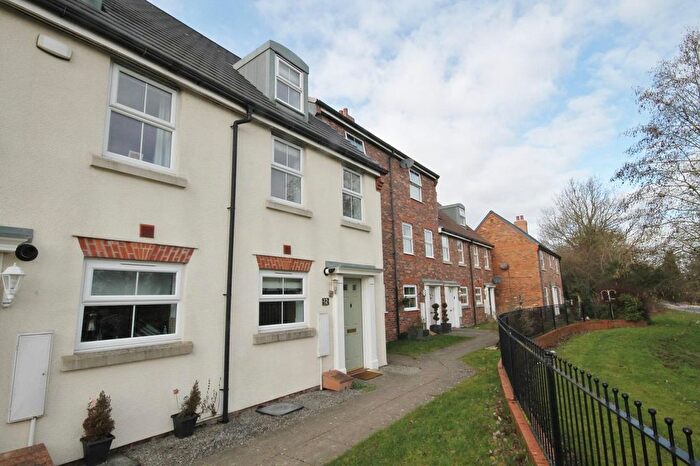 3 Bedroom Town House For Sale In Percy Drive, Thirsk, YO7
