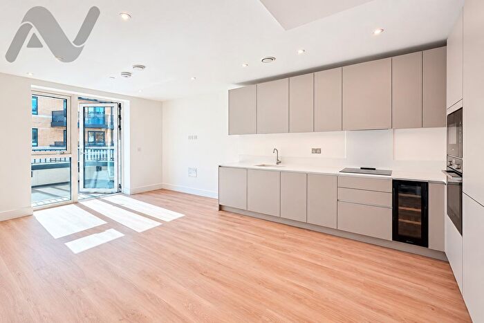 2 Bedroom Flat To Rent In Rose Square, Twickenham, TW2