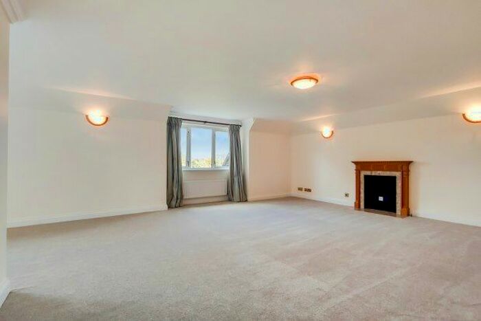 2 Bedroom Flat To Rent In Wimbledon Hill Road, London, SW19