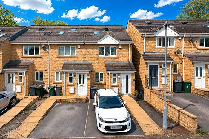 3 Bedroom End Of Terrace House For Sale In Platt Court, Shipley, West Yorkshire, BD18