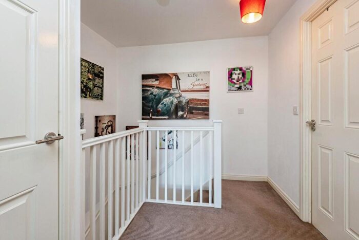 2 Bedroom Semi-Detached House For Sale In Gardeners Walk, Skelmanthorpe, Huddersfield, HD8