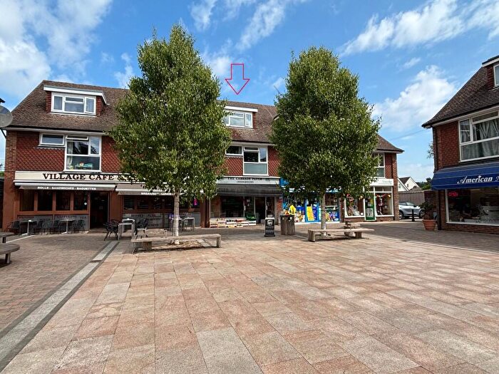 2 Bedroom Maisonette For Sale In Headley Road, Grayshott, Surrey, GU26