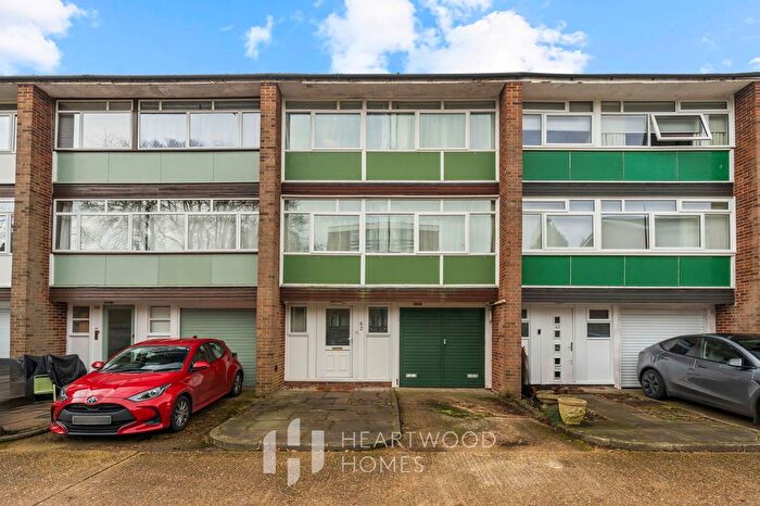 4 Bedroom Terraced House For Sale In Abbots Park, St. Albans, AL1