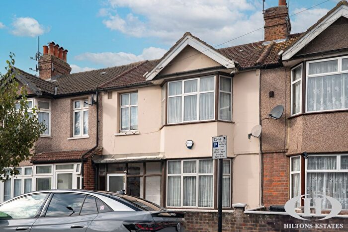 3 Bedroom Terraced House For Sale In Woodlands Road, Southall, UB1