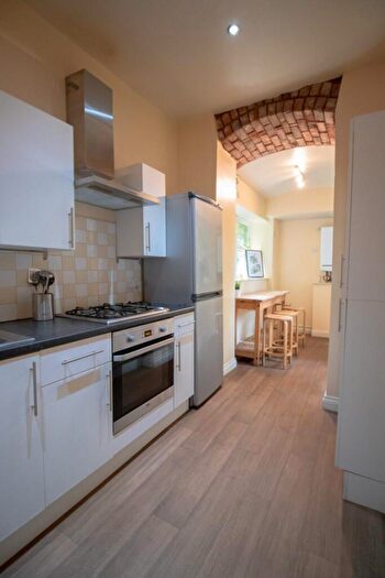 6 Bedroom Flat To Rent In Osborne Terrace, Newcastle Upon Tyne, NE2
