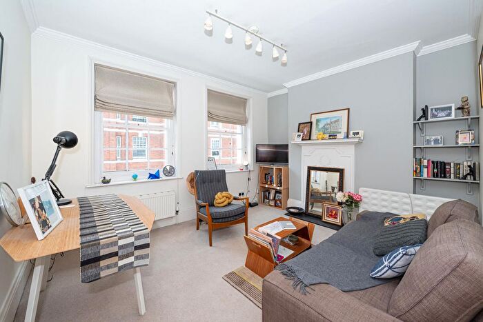 1 Bedroom Flat For Sale In Cranfield Court, Homer Street, London, W1H