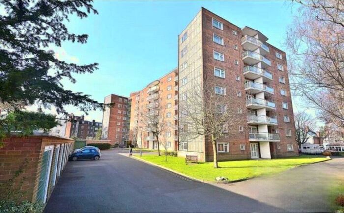1 Bedroom Flat To Rent In St Lawrence House, Manor Road, Edgbaston, Birmingham, B16