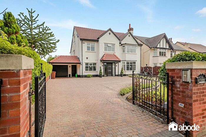 5 Bedroom Detached House For Sale In Brocklebank Road, Southport, PR9