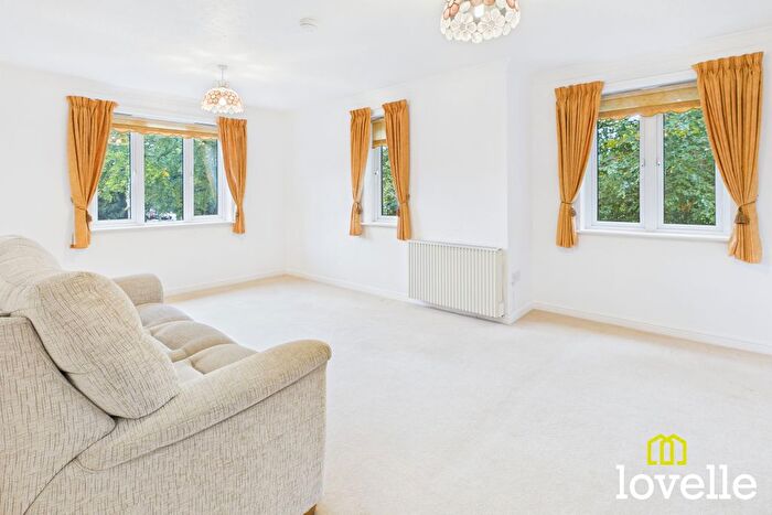 1 Bedroom Flat For Sale In Shardeloes Court Kingtree Avenue, Cottingham, East Riding Of Yorkshire, HU16