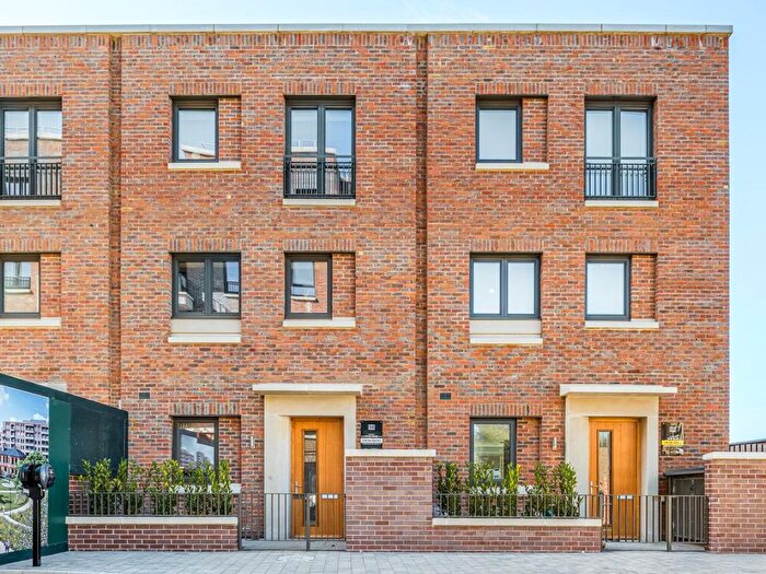 4 Bedroom Town House For Sale In St Ann's Road, London, N15