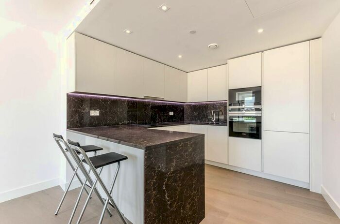 2 Bedroom Flat To Rent In Vaughan Way, St Katharine Docks, London, E1W