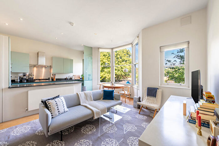 2 Bedroom Flat To Rent In King Henry's Road, Primrose Hill, NW3