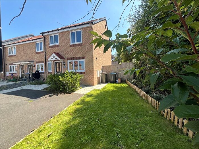 3 Bedroom End Of Terrace House For Sale In Pikewell Close, Dipton, DH9