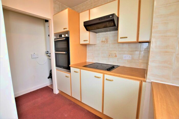 2 Bedroom Apartment To Rent In Regent Court, Promenade, FY1