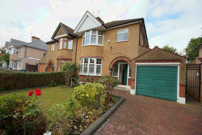 3 Bedroom Semi-Detached House To Rent In Hillview Gardens, Harrow, HA2